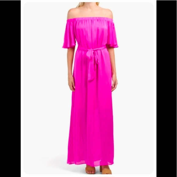 Trina Turk Dresses & Skirts - NWT’s Trina Turk hot pink off shoulder maxi dress